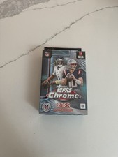 2025 Topps Chrome Football Factory Sealed Hanger Box. (1)
