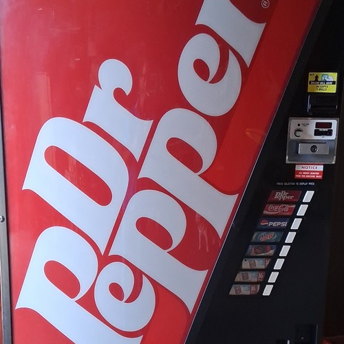 Dr Pepper Commercial MEI Soda Vending Machine Cold Beverage cans or bottles 