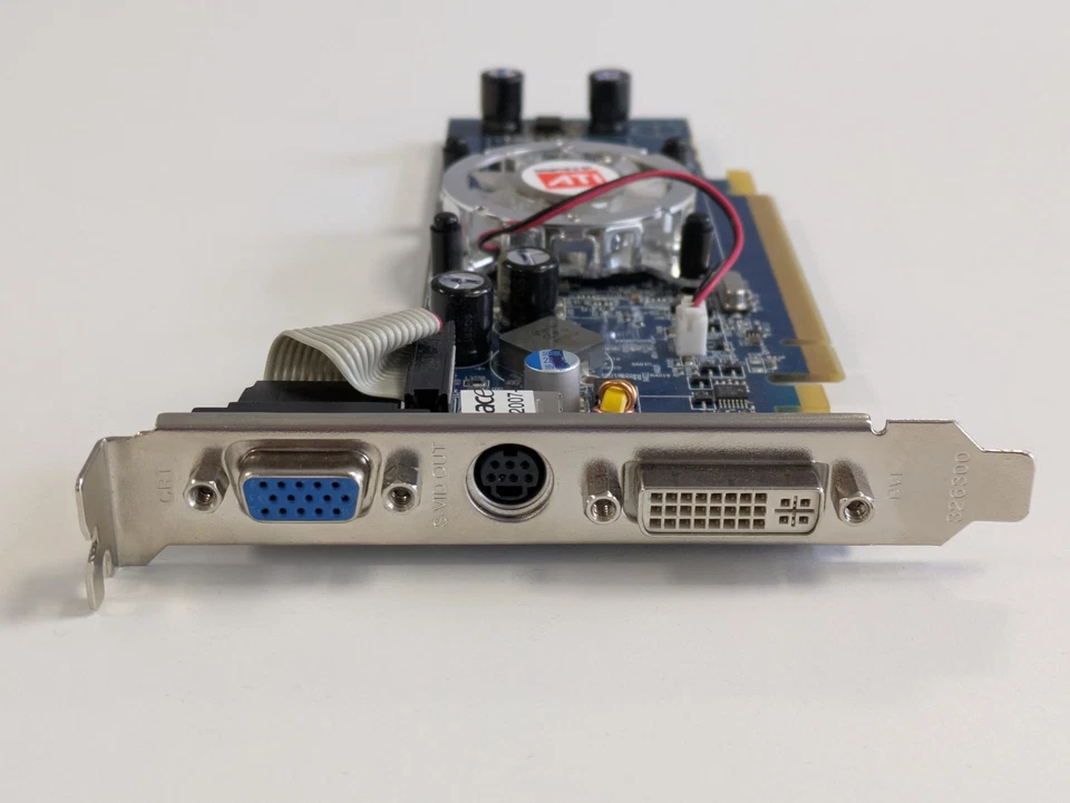 ATI Radeon Sapphire X1550 128MB PCI-E GPU VGA DVI S-VID OUT 512MB HyperMemory - Image 3 of 4