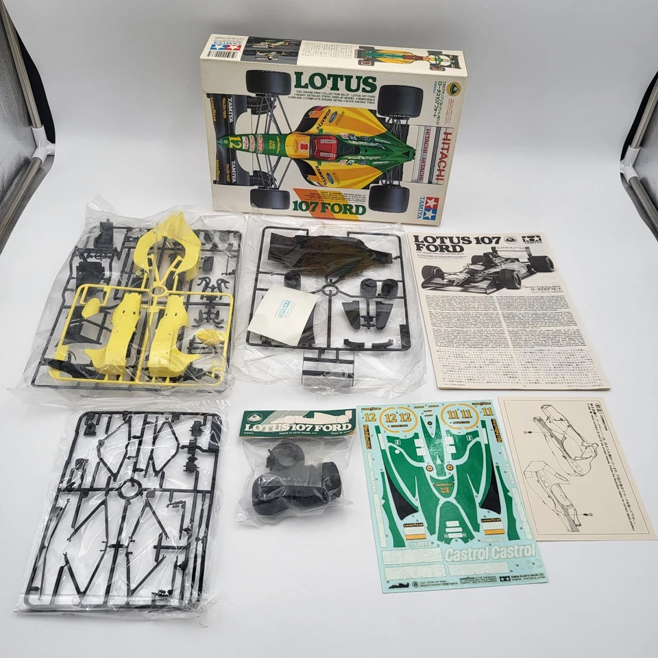 De colección Tamiya / F1 - Lotus 107 Ford - Kit Modelo Escala 1/20 20037 - Sin construir Foto 4 de 4