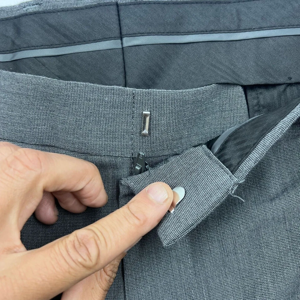Van Heusen Men's Dress Pants 42/30 Gray Polyester Blend Classic Fit Straight - Image 4 of 4