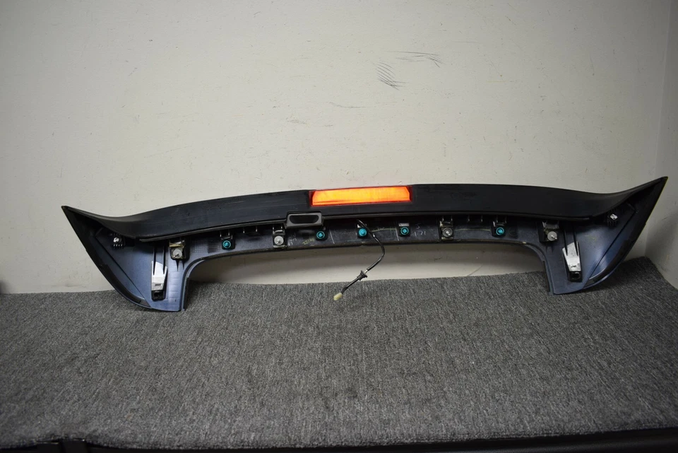 Alerón trasero Subaru Legacy 2015-2016 OEM de fábrica Foto 4 de 4