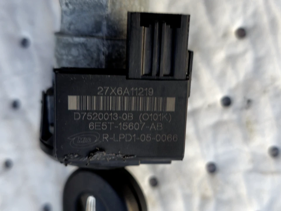 Interruptor de encendido Ford Fusion 2006-2012 bloqueo con llave e inmovilizador OEM 6E5T15607AB Foto 4 de 4