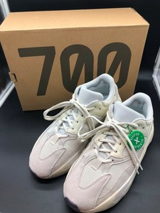 yeezy 700 analog size 7