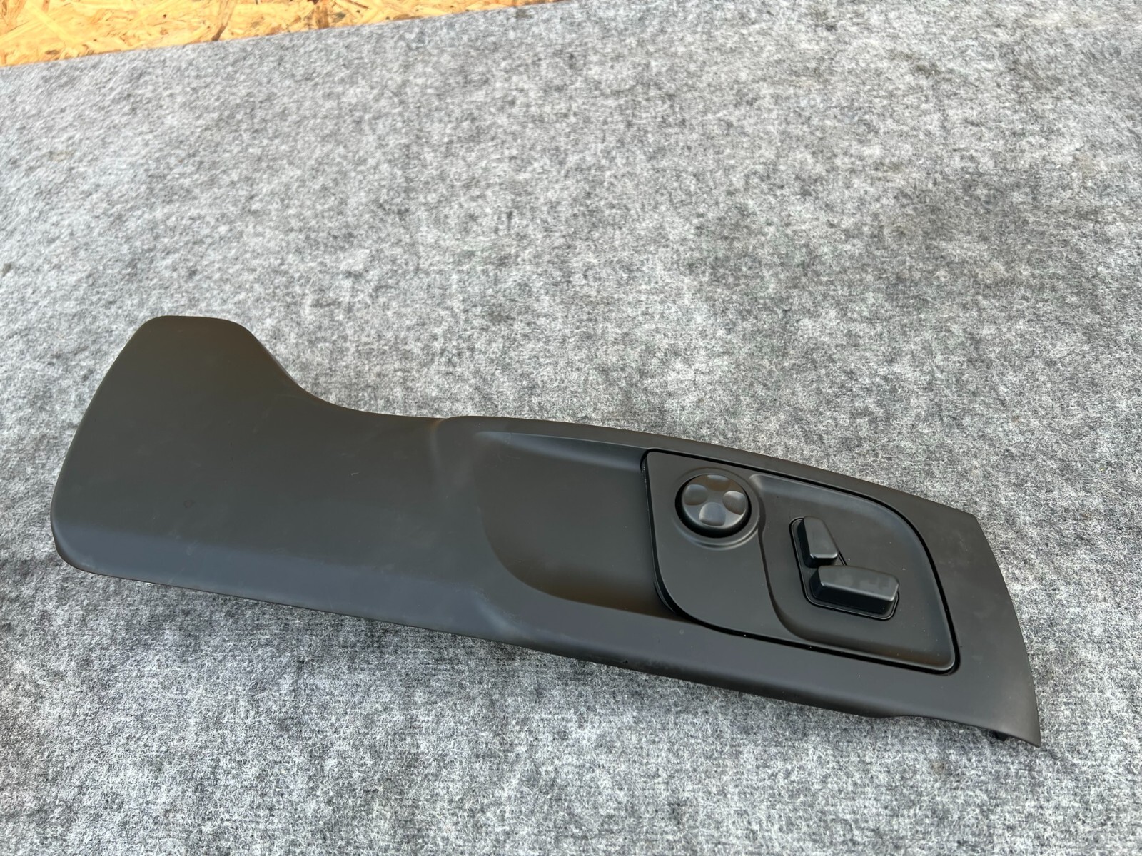 Maserati Ghibli 2014-2020 RIGHT+INNER Seat control switch