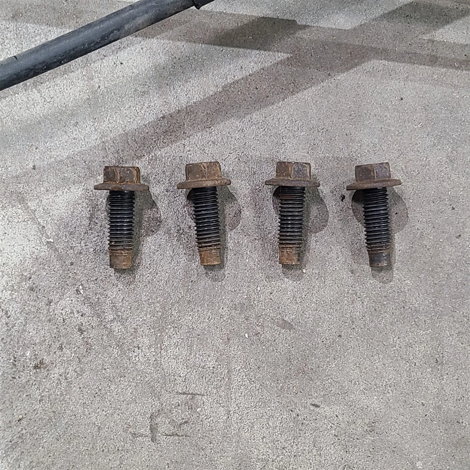 96-98 Mustang Cobra Rear End 8.8 Differential Axle Assembly 3.27 Ratio Aa7422 - Image 2 of 4