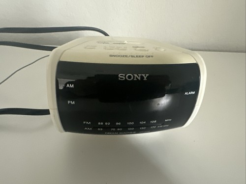 Sony Dream Machine ICF-C112 Digital Alarm Clock White Snooze AM FM Radio Tested