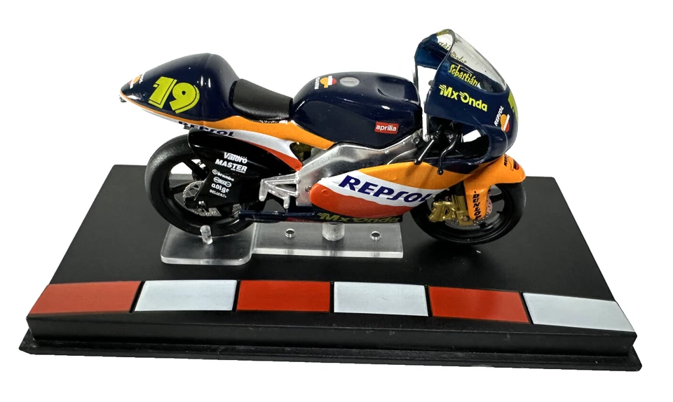 MODELLINO MOTO DIECAST APRILIA RSW250 SEBASTIAN PORTO 2004 1/24 - Immagine 4 di 4