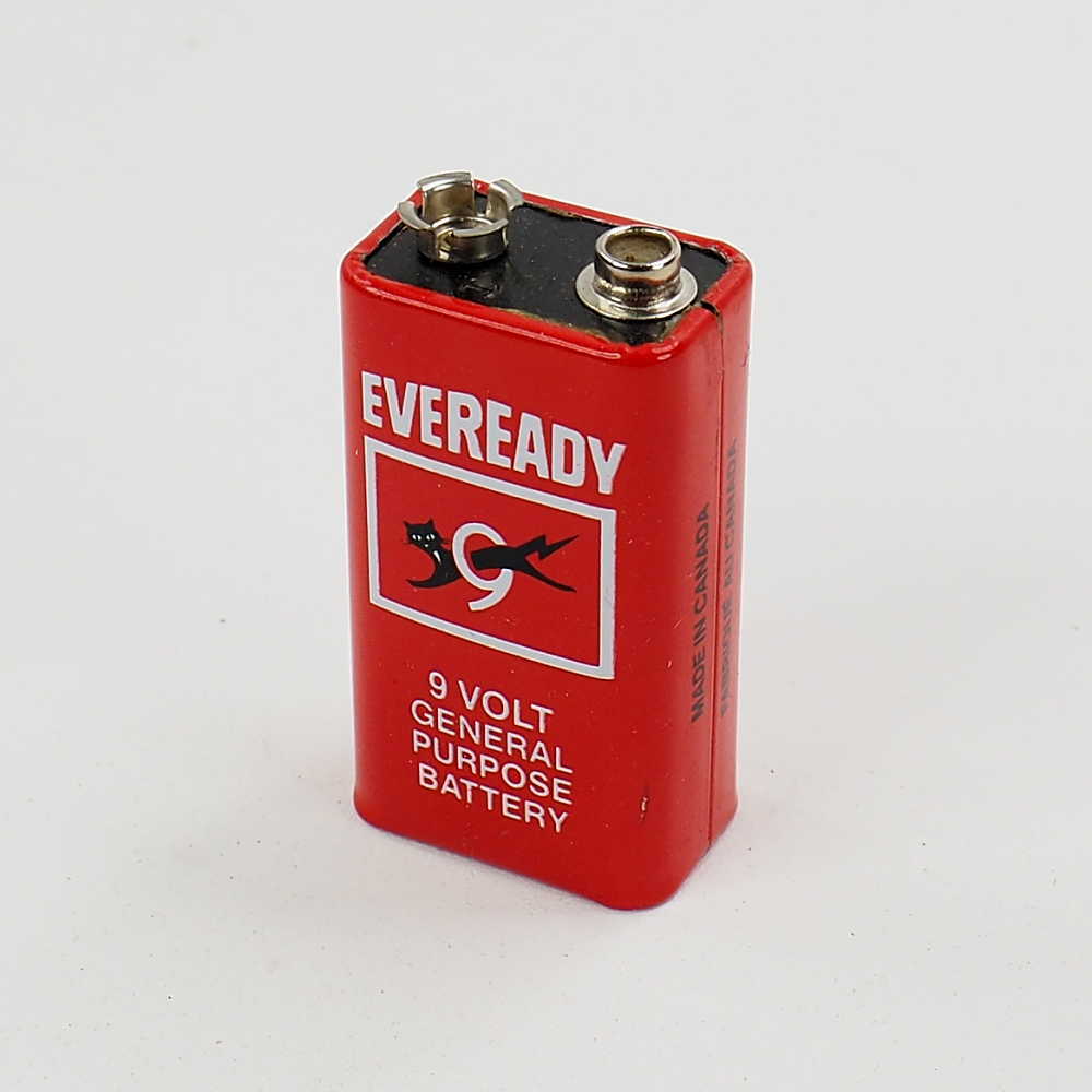 Vintage EVEREADY CAT 9 VOLT Transistor Battery Red No.216 for
