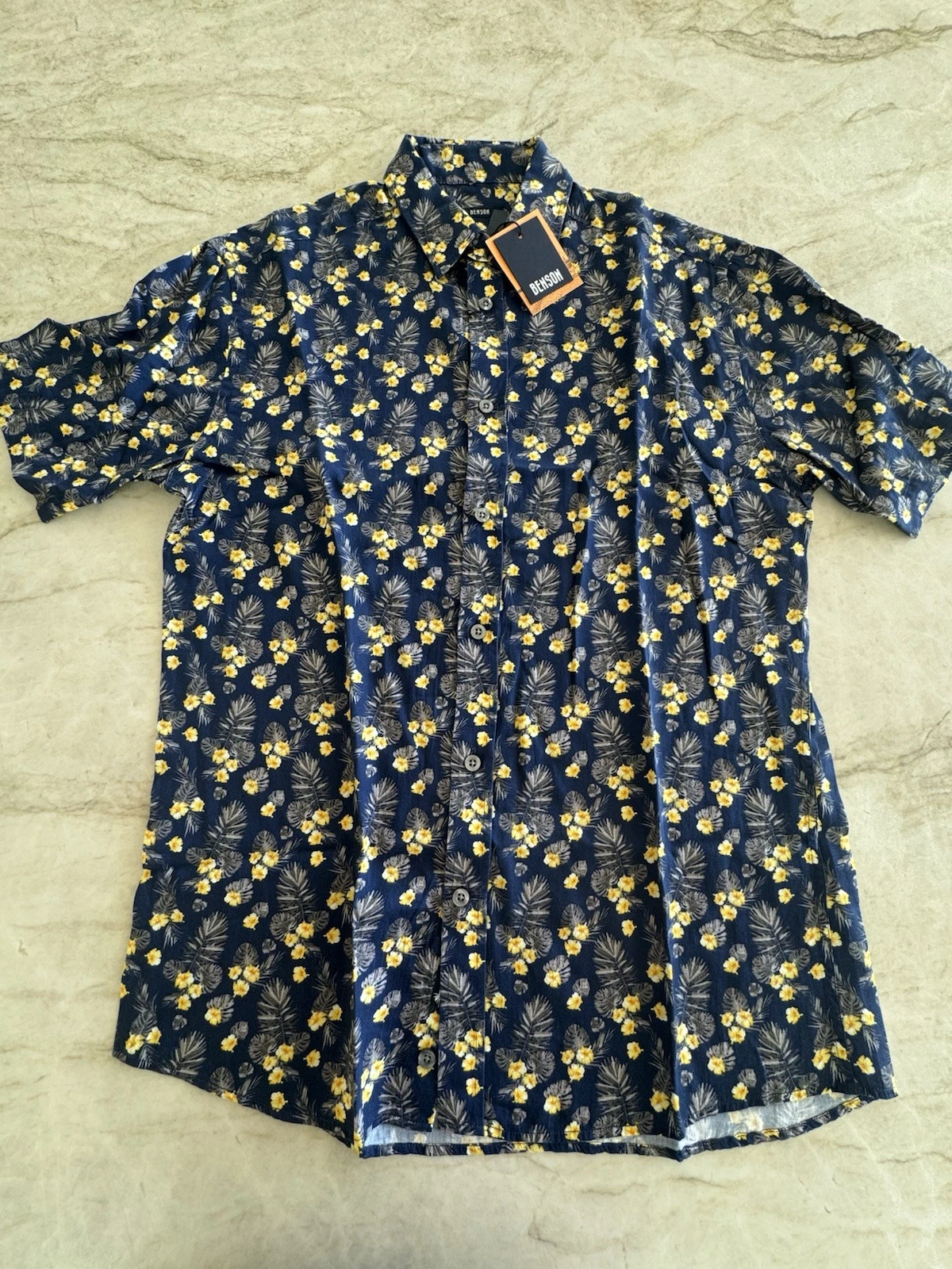 Benson Apparel Champlain Short Sleeve Shirt Button Floral Front Size S BNWT