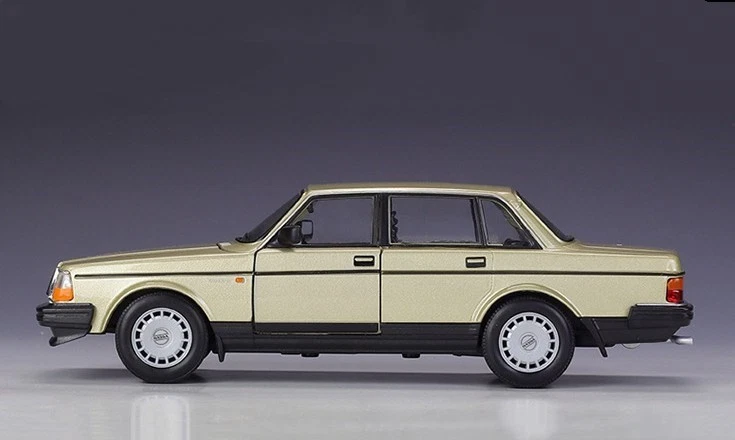 Welly 1:24 VOLVO 240GL Diecast Metal Model Car Vehicles Black - Image 4 of 4