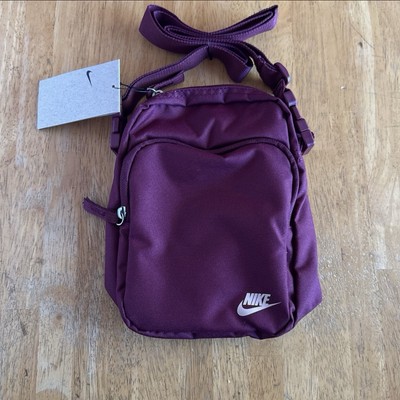 Nike Crossbody Bag Fanny Hip Waist Belt Pack Beetroot Red Nike Crossbody Bag Fanny Hip Waist Belt Pack Beetroot Red