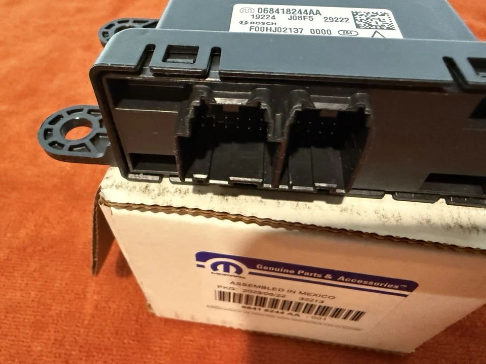 Genuine Mopar OEM Part Gateway Module 68418244AA - Image 4 of 4