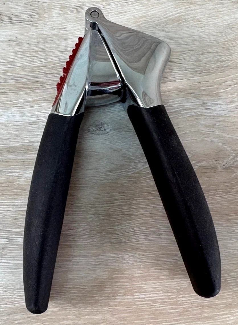 OXO Good Grips GARLIC PRESS Stainless Steel with Black Comfort Handles
Opens in a new window or tab