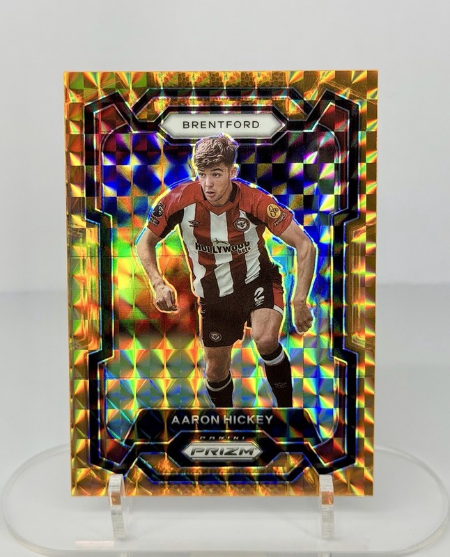 2023-24 Panini Prizm Premier League Orange Mosaic Prizm Aaron Hickey #141 3y4