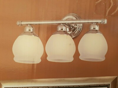NIB Nice 3-Lite Bathroom VANITY LIGHT w/ Etched White Glass Shade (chrome finish