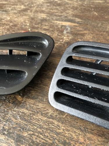 1998 Toyota Celica Dash Defoger Vents - Picture 3 of 11