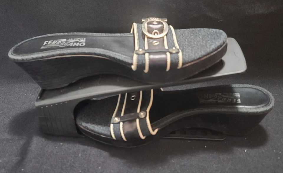 💙Mejor Precio💙 Ferragamo Gancio Mules Slides Mid Wedge Cuero Negro Mujer 40💙 Foto 2 de 4