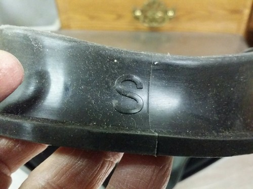 Survivair SCBA Resipirator Parte: 962157 Falda, Pequeña, Negra, Nueva de Lote Antiguo - Imagen 4 de 4