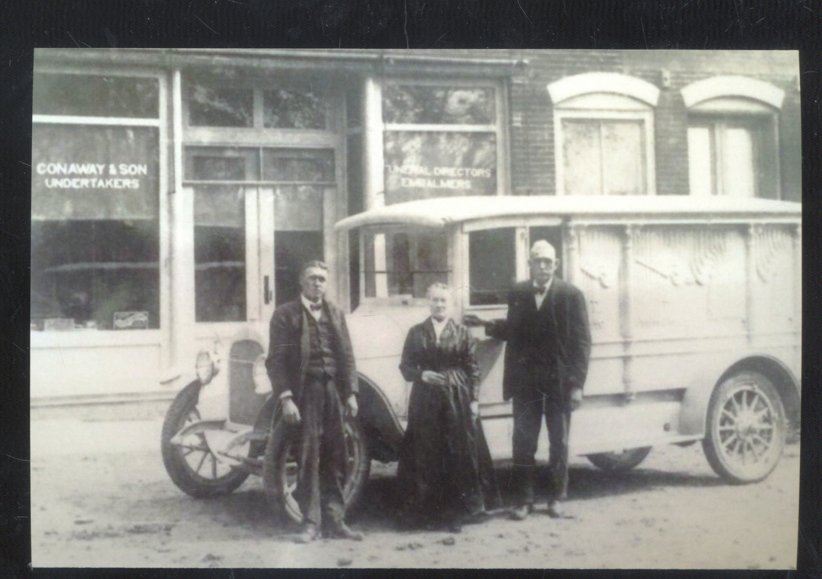 WATHENA KANSAS DOWNTOWN UNDERTAKER FUNERAL HEARSE CAR POSTCARD COPY eBay