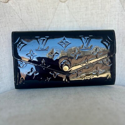 Louis Vuitton LV Amarante Vernis Monogram Sarah Long Wallet