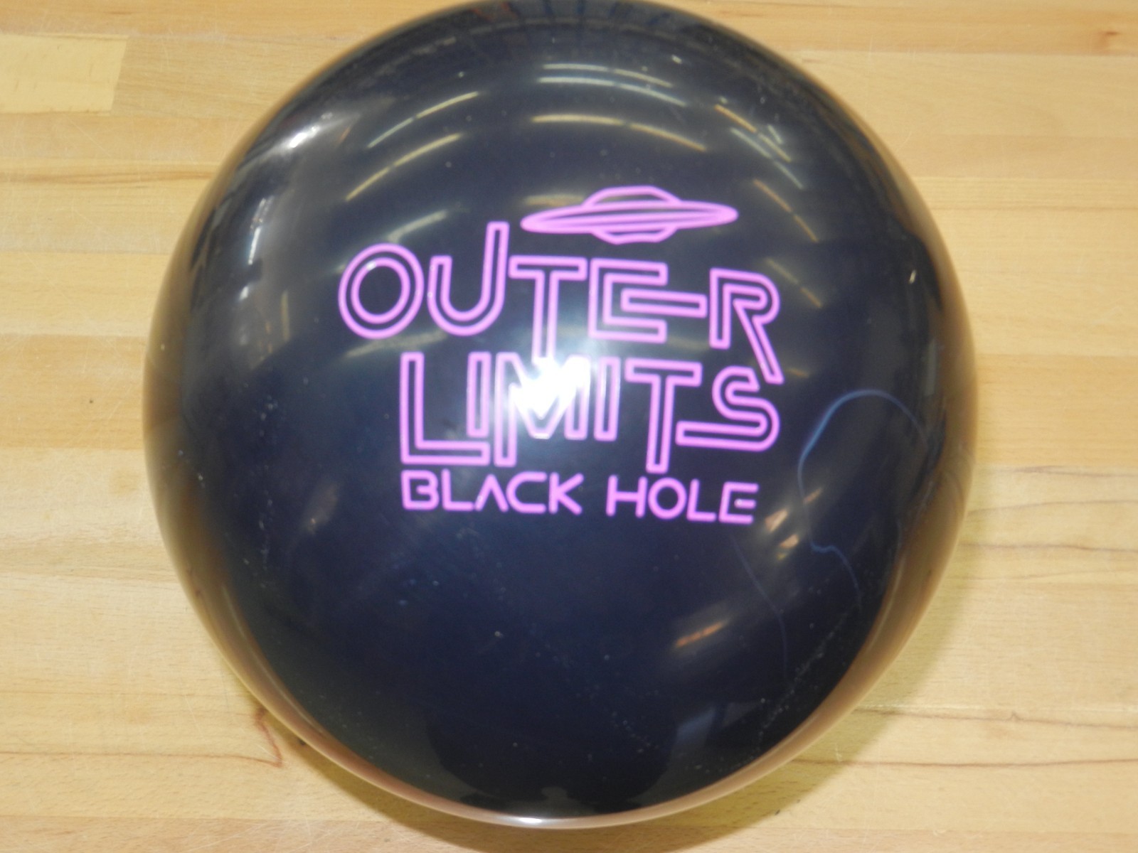 NIB 15# Radical Outer Limits Black Hole Bowling Ball 15.2/2-