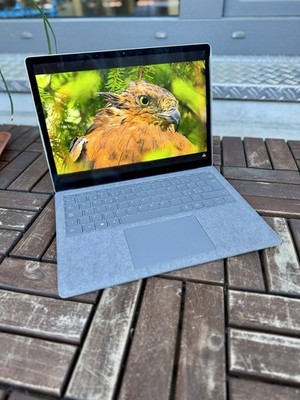 Microsoft Surface Laptop 3 i5-1035G7 8 GB 256 GB SSD 13.5'' 2256x1504 Touch Win11