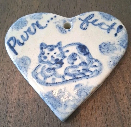 Handcrafted HOMESTEAD Pottery Cat Kitten "Purr-fect" Christmas ornament 4"x4"
