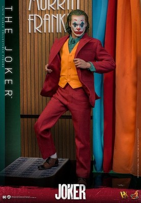 DC COMICS: The JOKER (Arthur Fleck) 1/6 Actionfigur 30 cm HOT TOYS