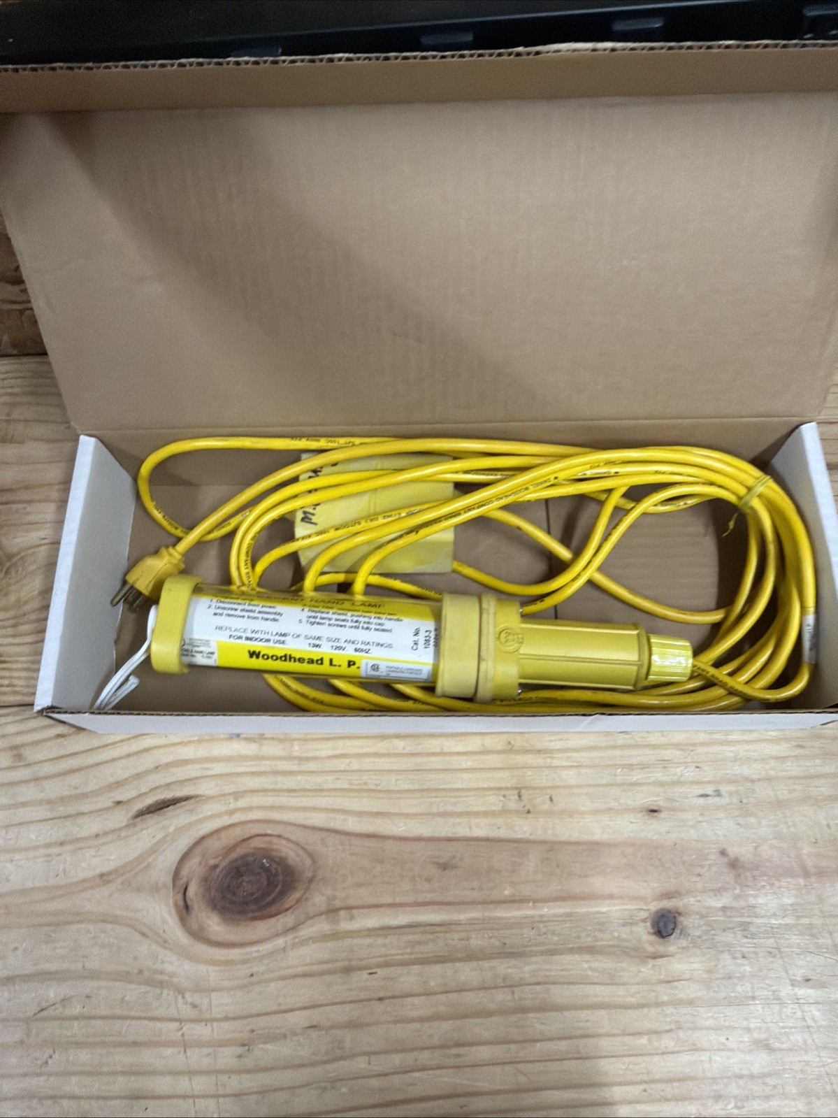 Daniel Woodhead Fluorescent Hand Lamp w/Switch,120V 13W 60HZ, 25' Cord (#1083-3)