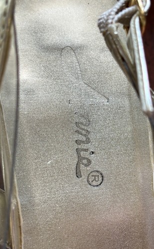 Annie Shoes-Size 12M-Gold Leaves Over Clear Plastic With Small Size Heels - Picture 9 of 17