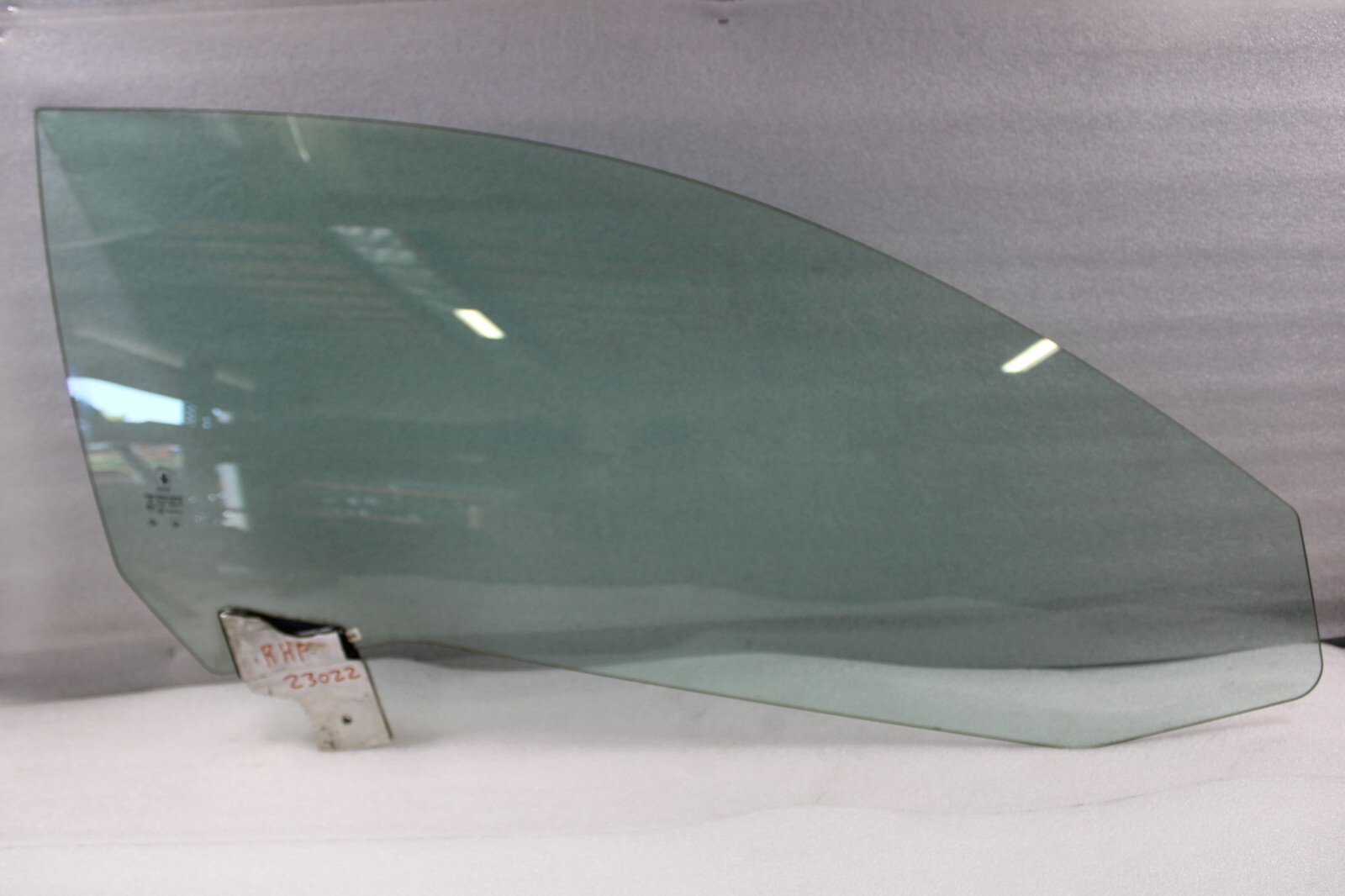 Ferrari GTC4 Lusso, FF, RH, Front Door Glass, Scratched, Used, P/N 83614600