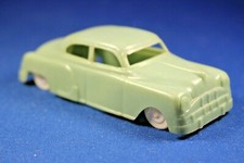 Plasticville - O-O27 - V-6 - 1 Original vintage Auto - HTF Color - Turquoise