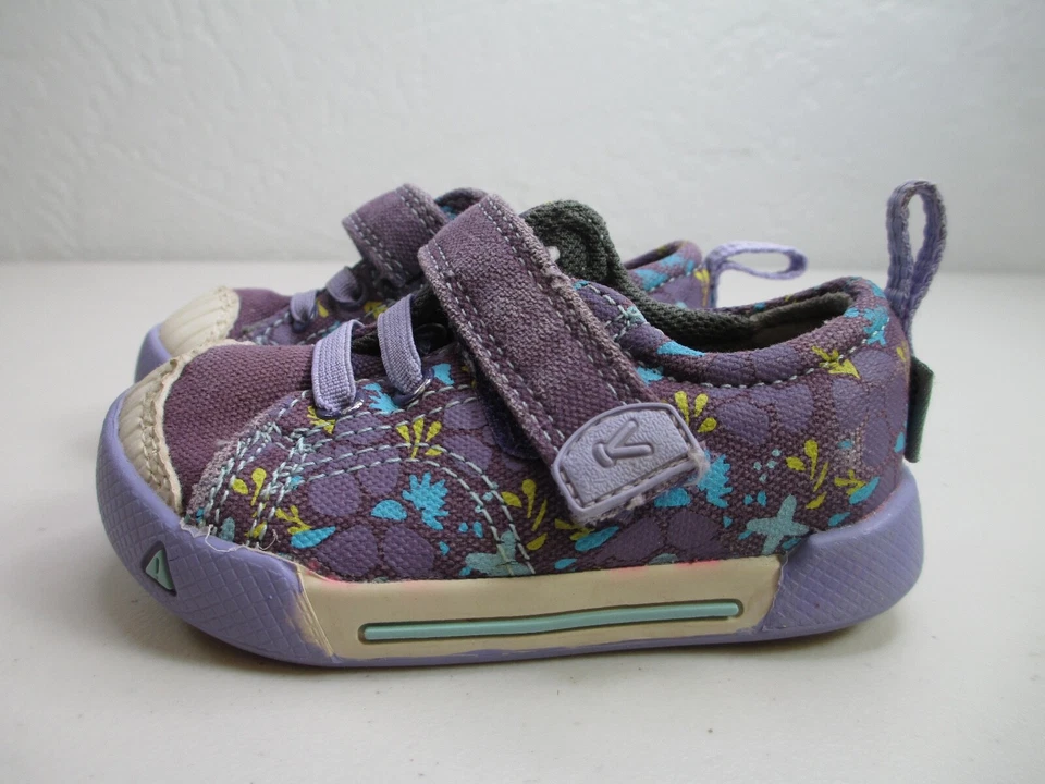 Keen Púrpura Floral Zapatillas Niño Talla 4  Foto 3 de 4
