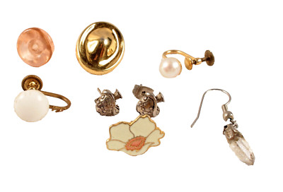 Lot of Random Jewelry For Crafts and Things 8 Pieces