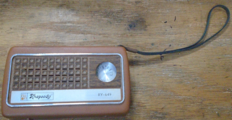 Vintage Solid State AM Pocket Radio Rhapsody RY-649 Brown READ FOR PARTS OR NOT
