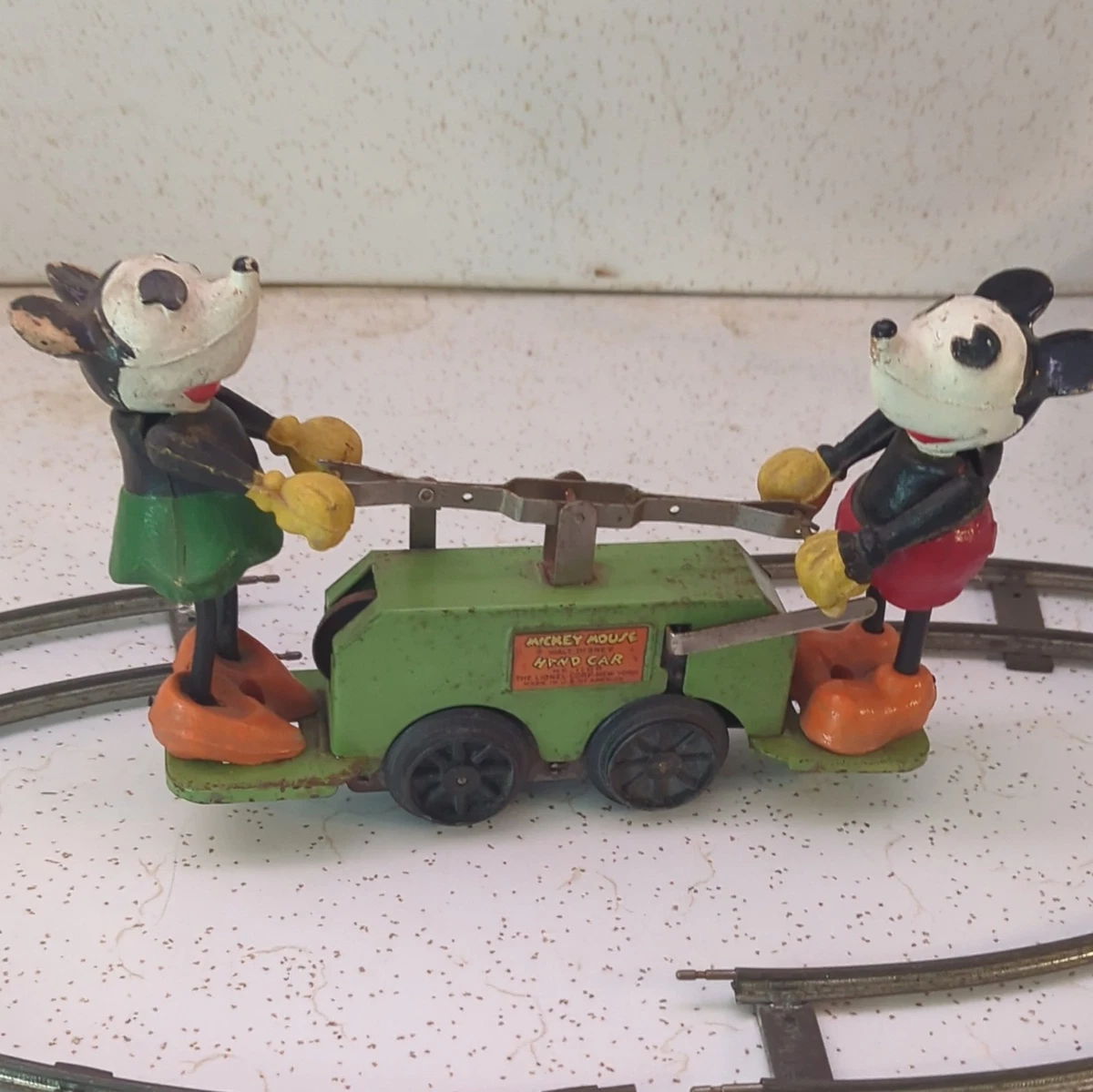 25+ Lionel Mickey Mouse O Scale Model Railroad Freight Cars for