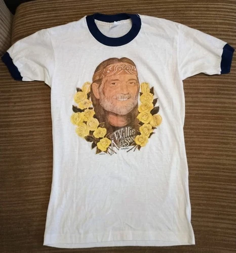 Willie Nelson T-shirt Size Small Vintage vintage concert t-shirt, vintage, size S, single stitch, B+ condition
