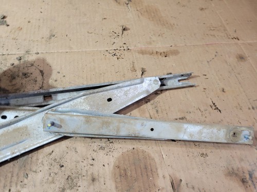 ✅99-03 FORD F250 F350 CREW CAB REAR RIGHT PASSENGER DOOR WINDOW REGULATOR MANUAL - Picture 3 of 4