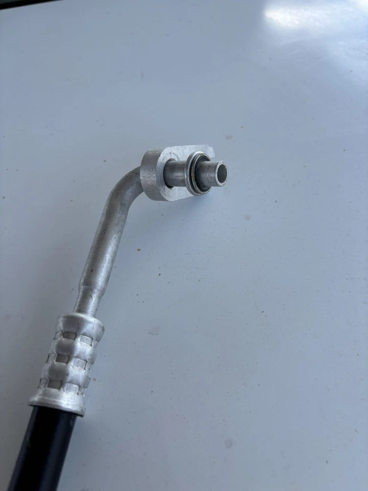 Шланг для разгрузки хладагента кондиционера GMC Acadia 2010-2015 UAC HA111990C - Изображение 4 из 4