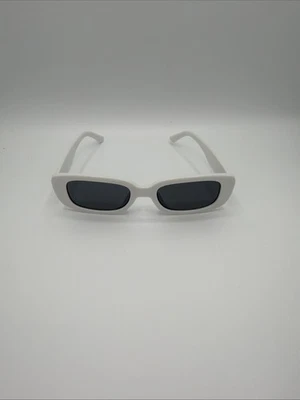 Lunettes De Soleil Femme Monture Blanche Opaque Verre Noir Neuf S15 - Photo 1/4