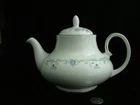 ROYAL DOULTON ANGELIQUE  TEAPOT WITH LID H4997  5 CUP SIZE   ENGLAND TEA POT
