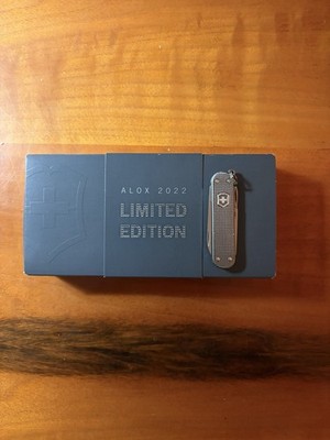 Victorinox Classic SD Alox Limited Edition 2022 Thunder Gray 58mm Schlüsselring