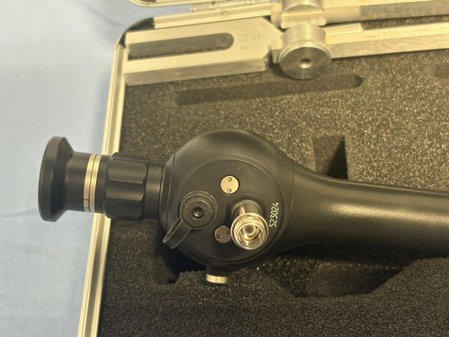 BR Flexible Rhinolaryngoscope BR946-36250-300 w/ Light Source LLS-050 - Picture 13 of 23