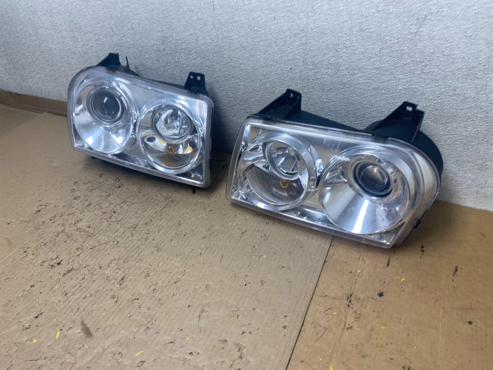 Faróis de halogênio esquerda+direita Chrysler 300 2005 2006 2007 fabricante de equipamento original U2390 DG - Imagem 2 de 4