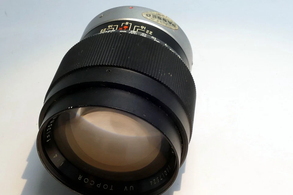 Lente Topcon Topcor UV 135mm f4 con neblina pesada / hongo COMO ESTÁ piezas o reparación Foto 2 de 4