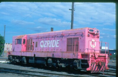 V Line T334 G-8B, Melbourne, Victoria, 04/90; Kodachrome Original