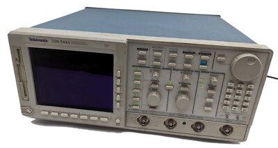 Oscilloscopes - Tektronix Tds640a