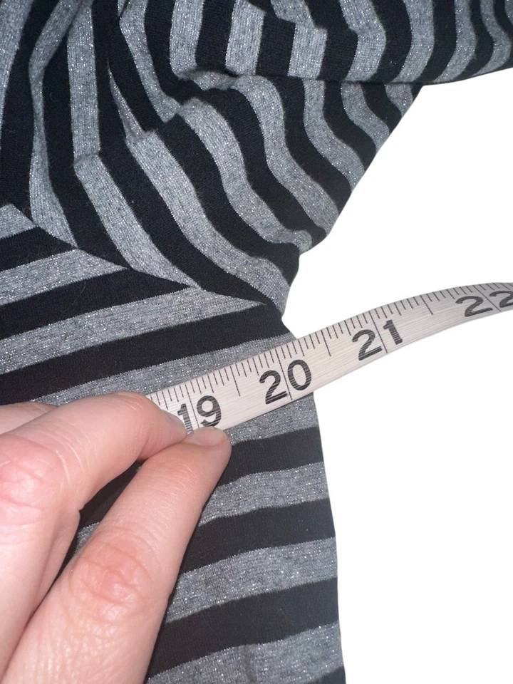 Cárdigan con capucha abotonada Chicos Zenergy talla 2 o L negro plateado a rayas Foto 4 de 4