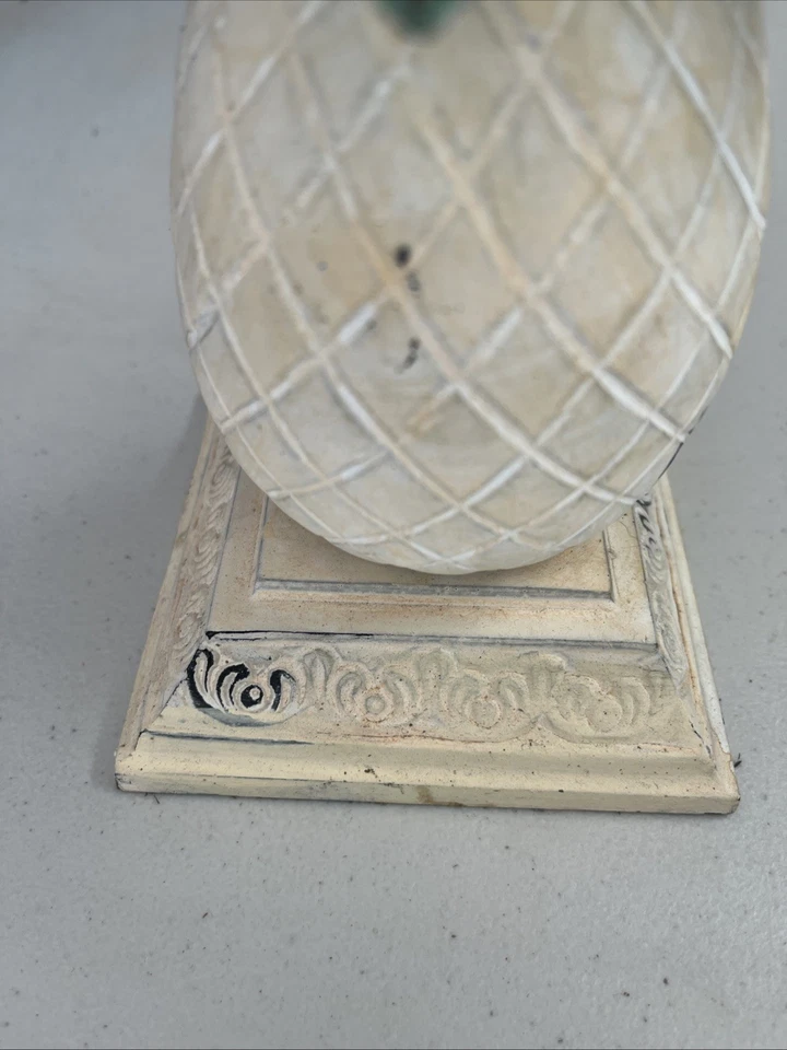 Candelabro Tommy Bahama Piña Decoración 7.5" Foto 2 de 4